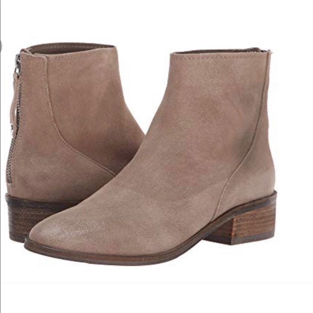 Black Dolce vita boots